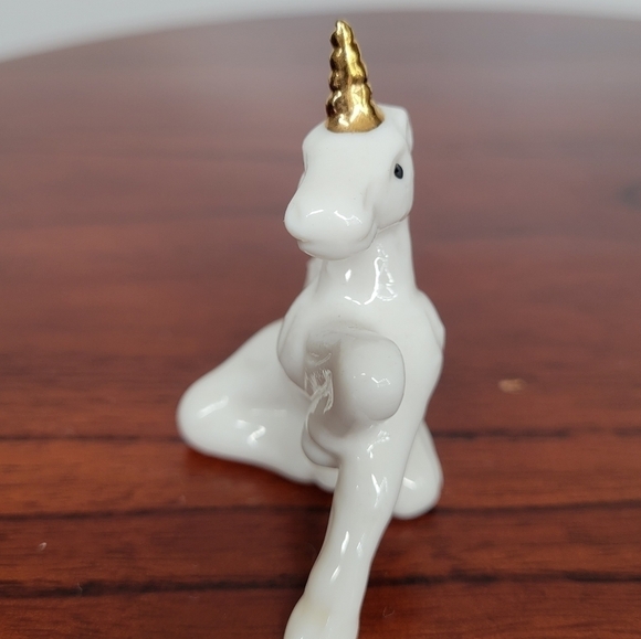 Vtg Milk Glass Porcelain Unicorn Figurine With Gilded Gold Horn Whimsical Mini - Picture 5 of 11